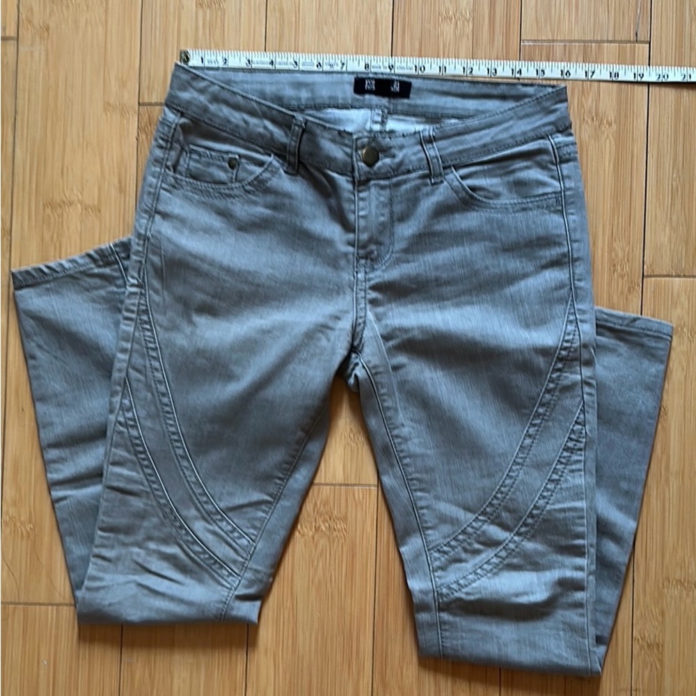 FOREVER 21 PREMIUM DENIM WITH STITCHING TEXTURE